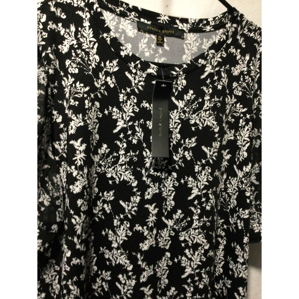Cynthia Steffe Top XL Black White Floral Sheer Puff Sleeve Blouse New with Tags - Picture 2 of 7